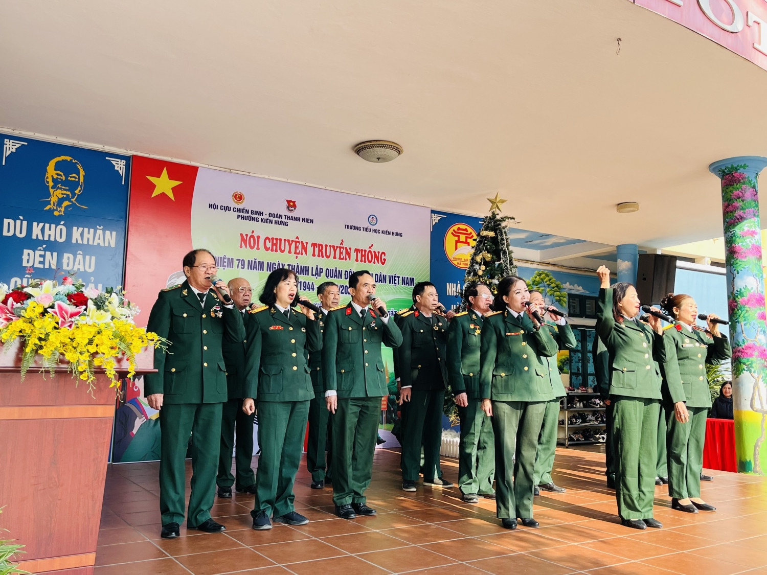 Buổi toạ đàm nói chuyện truyền thống chào mừng 79 năm ngày thành lập QĐNDVN và ngày hội quốc phòng toàn dân 22-12