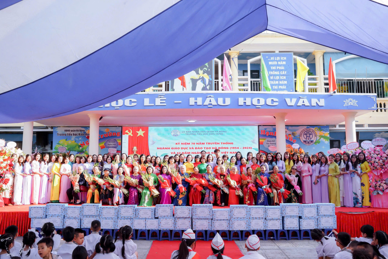 KỶ NIỆM 70 NĂM NGÀY THÀNH LẬP NGÀNH GIÁO DỤC VÀ ĐÀO TẠO THỦ ĐÔ VÀ CHÀO MỪNG 42 NĂM NGÀY NHÀ GIÁO VIỆT NAM (20/11/1982 - 20/11/2024)