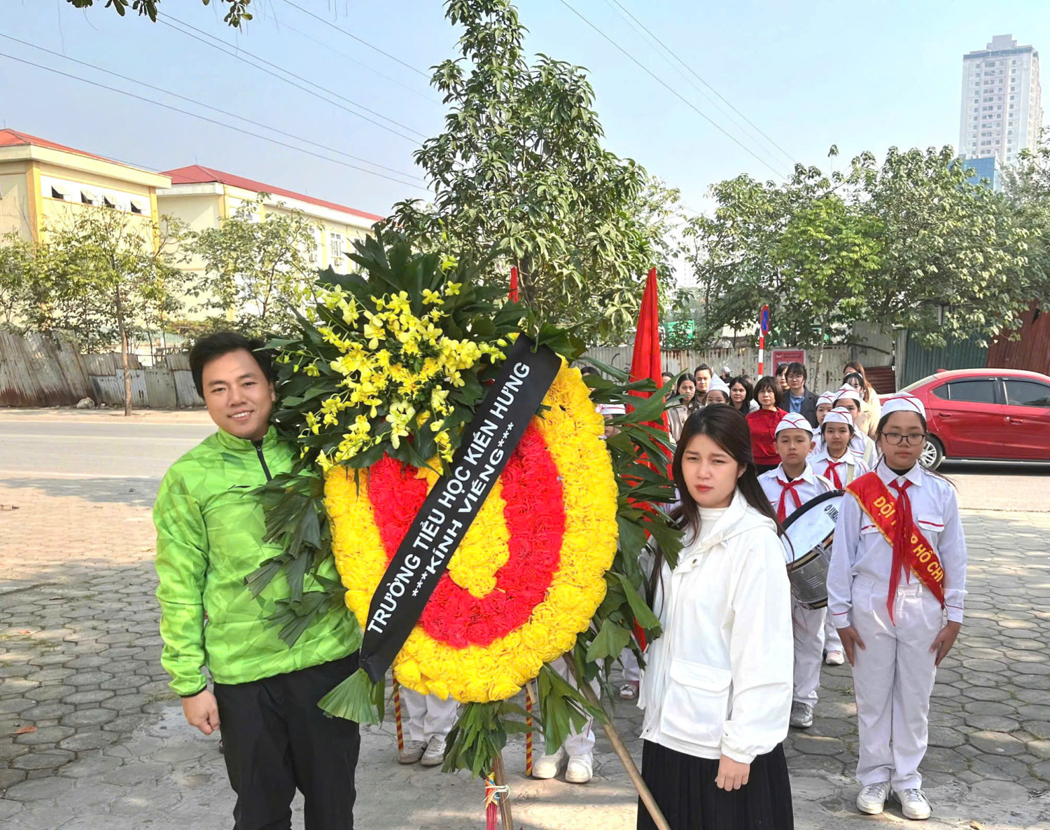 LỄ DÂNG HƯƠNG TRI ÂN VÀ TƯỞNG NIỆM CÁC ANH HÙNG LIỆT SỸ TẠI NGHĨA TRANG LIỆT SỸ PHƯỜNG KIẾN HƯNG NGÀY 22/12