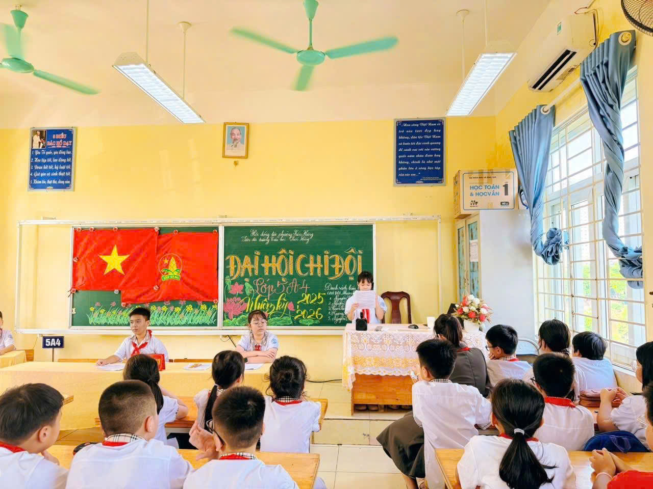ĐẠI HỘI CHI ĐỘI MẪU LỚP 5A4  
