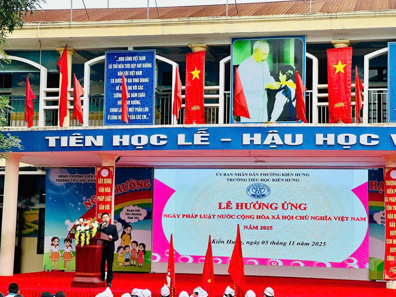 🌷HOẠT ĐỘNG THEO CHỦ ĐỀ: HƯỞNG ỨNG NGÀY PHÁP LUẬT NƯỚC CHXHCN  VIỆT NAM NĂM 2025 CỦA TRƯỜNG TIỂU HỌC KIẾN HƯNG🌷