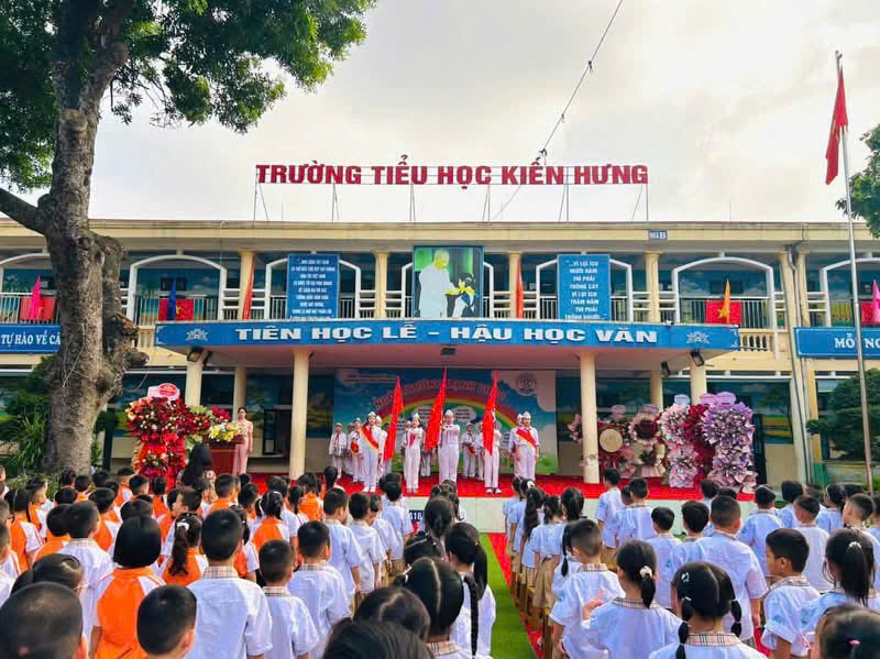 CHÀO CỜ ĐẦU TUẦN – KHỞI ĐẦU MỘT NĂM HỌC MỚI 💐