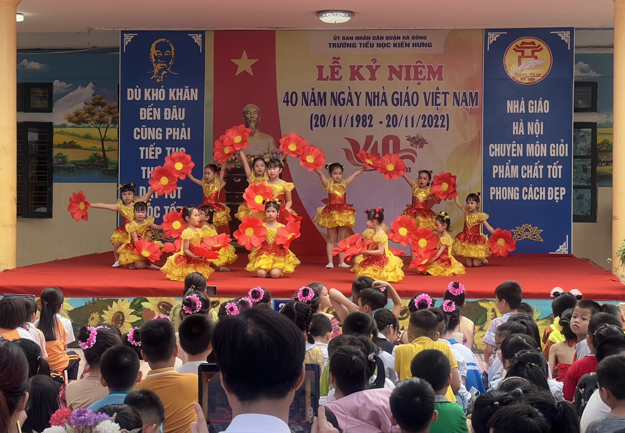 Thi văn nghệ chào mừng ngày nhà giáo Việt Nam 20/11 - Khối 1.2.3